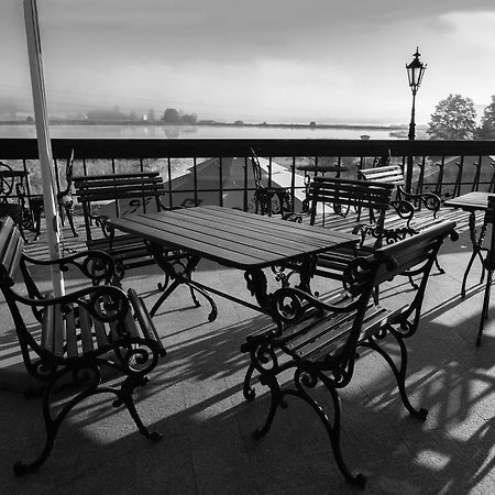 Hotel Wyrwidab Chodzież Dış mekan fotoğraf